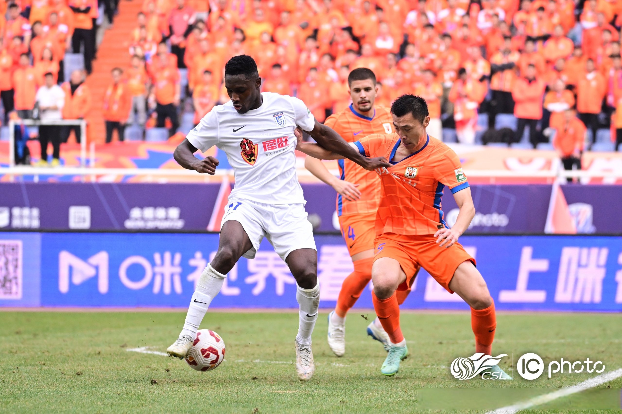 包含赛地聚焦——荷甲清晨热度飙升,山东男篮豪取连胜,底气十足,控场能力受关注的词条 包含赛地聚焦——荷甲清晨热度飙升,山东男篮豪取连胜,底气十足,控场能力受关注的词条